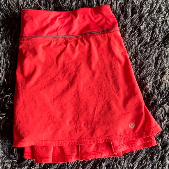 Lululemon women’s red skirt size 10 - Picture 5 of 7